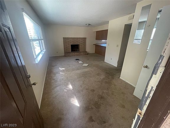 2nd image of 1312 Capri Dr APT C
