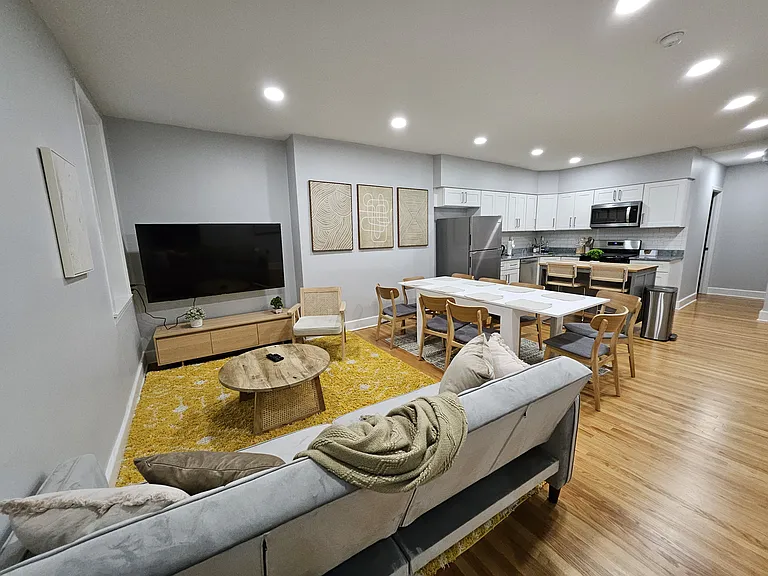 709 Pine St #3 — Photo 2