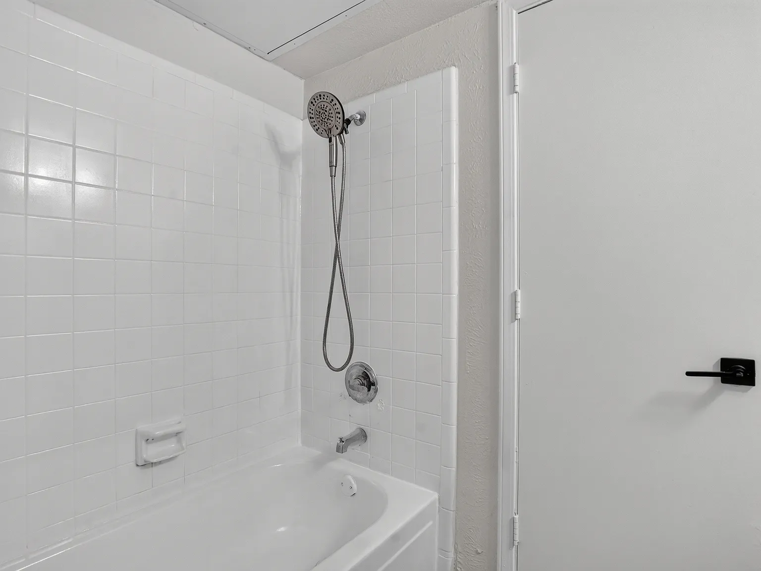 3 bed, 1250 sqft, $1,900 — Photo 4