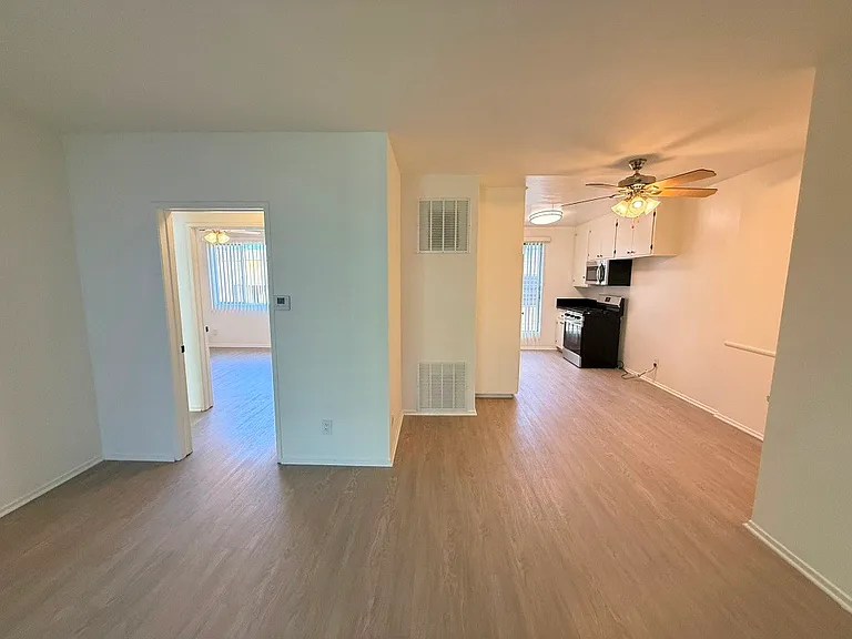 10943 Fruitland Dr #7 — Photo 8