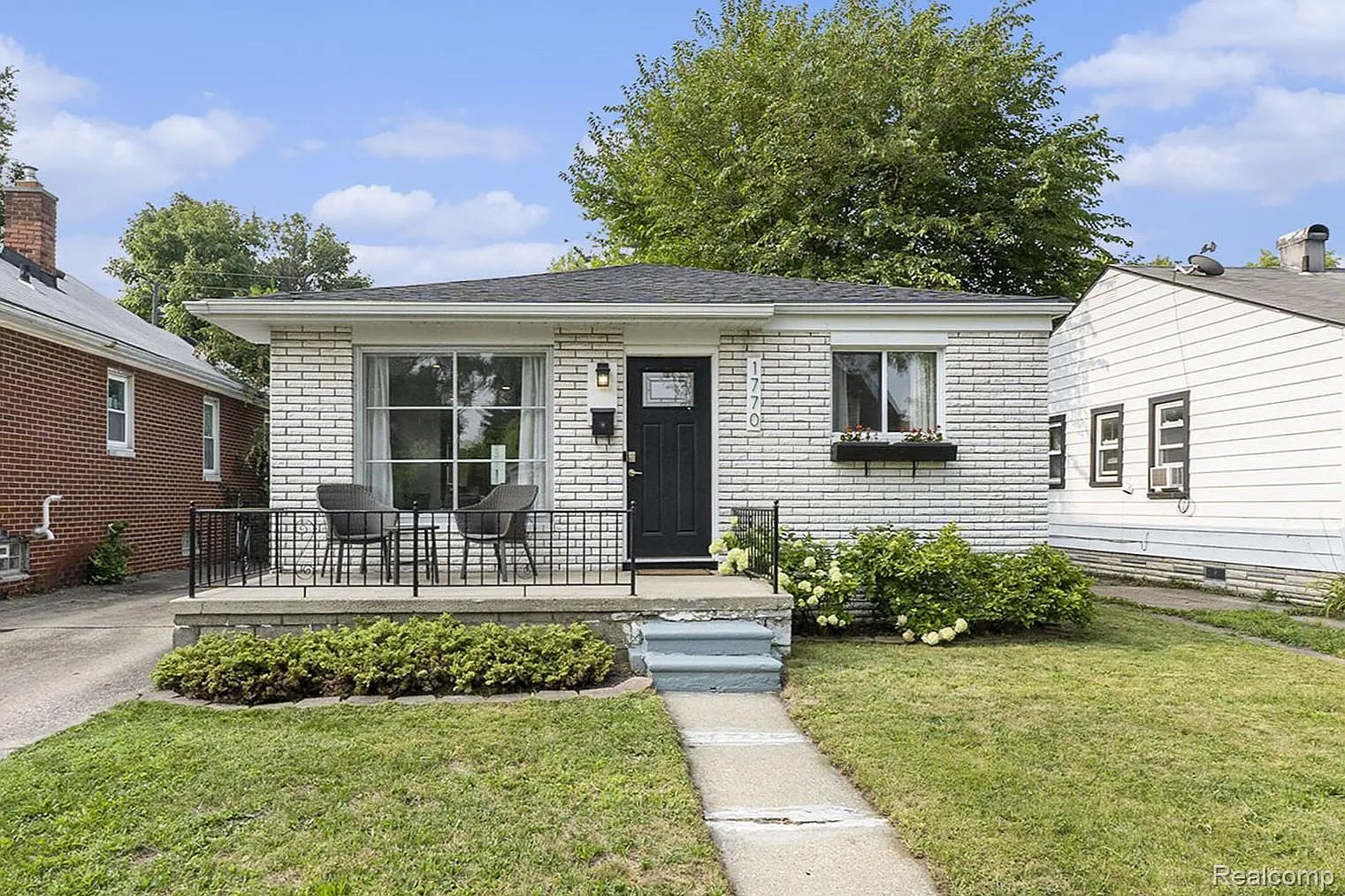 1770 College St photo 1