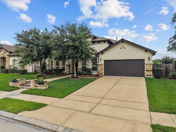 3rd image of 2420 Sky Harbor Ln