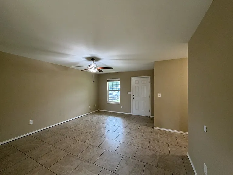 1221 Kirby St #6 — Photo 4