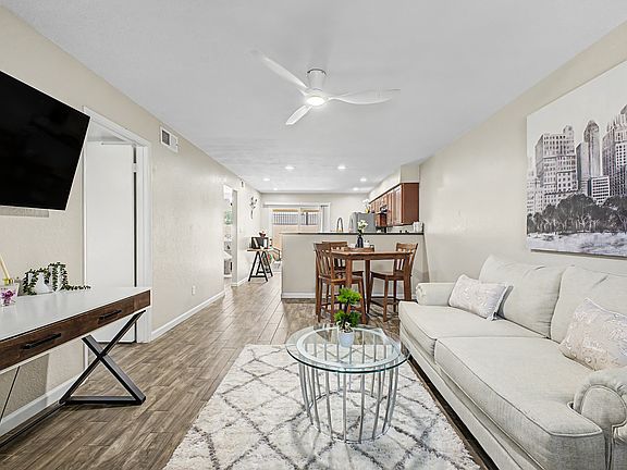 4th image of 510 W University Dr Unit 102