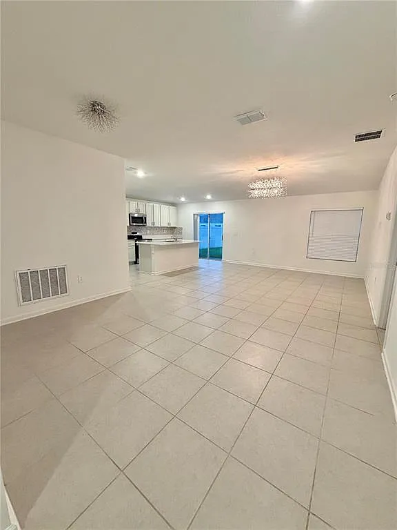 3 bed, 2.0 bath, 1487 sqft, $1,875 — Photo 2