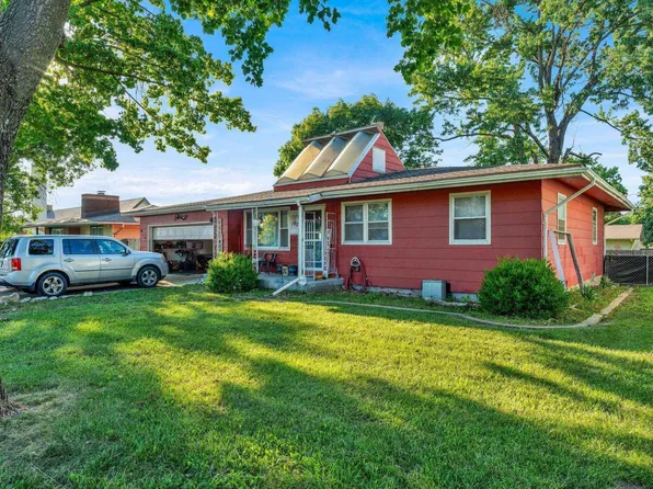 1920 SW 36th Ter, Topeka, KS 66611