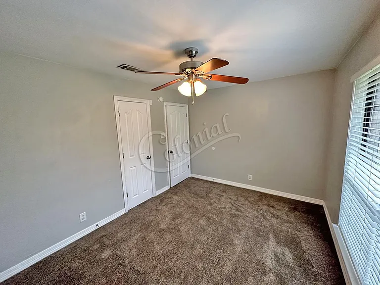 5010 James Loop — Photo 6