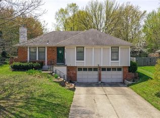 408 NE Corsicana St, Lees Summit, MO 64086