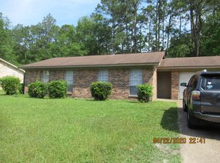 1704 Riverside Dr, Gautier, MS 39553