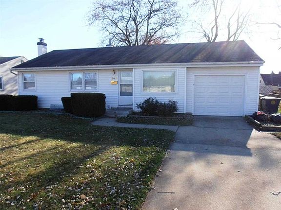 3rd image of 742 Sylvan Ln