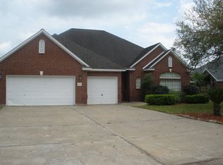 243 Plum Cir, Lake Jackson, TX 77566