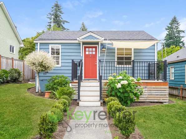 6707 34th Ave SW, Seattle, WA 98126