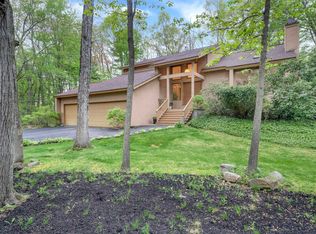 3 Edgewood Rd, Windham, NH 03087