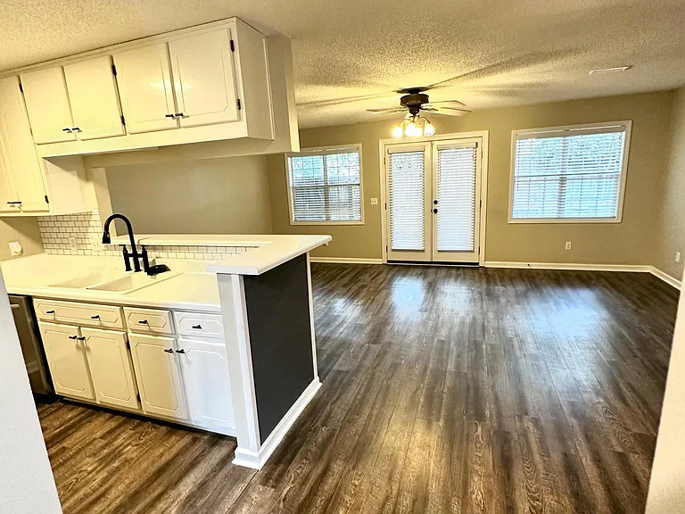 128 Commons Dr — Photo 7