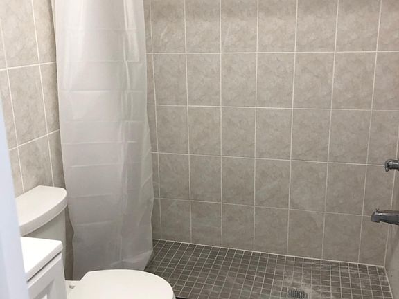 4th image of 4 Bradley Ave Floor 1