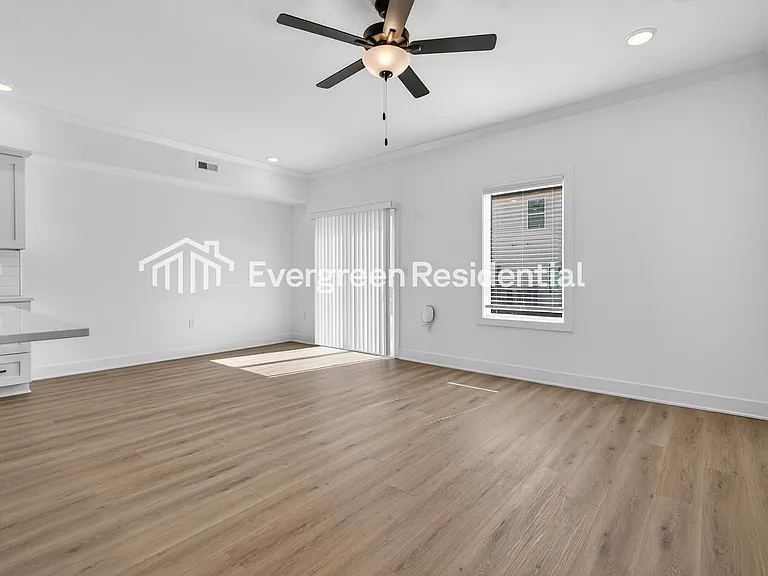 7013 NW 82nd Ter — Photo 15