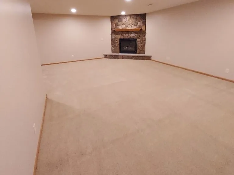 459 Jefferson St — Photo 16