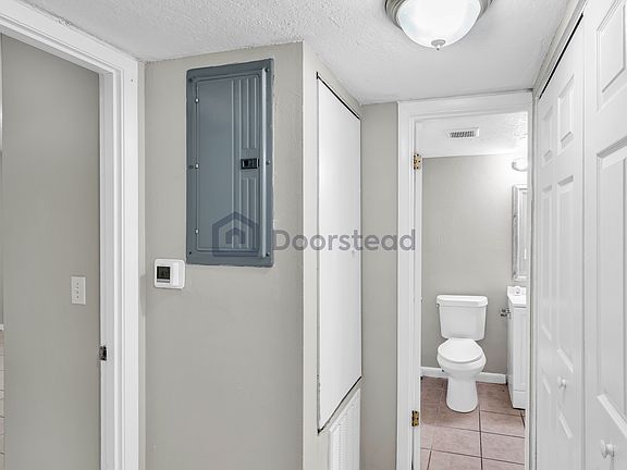 5th image of 1607 Terrace Dr