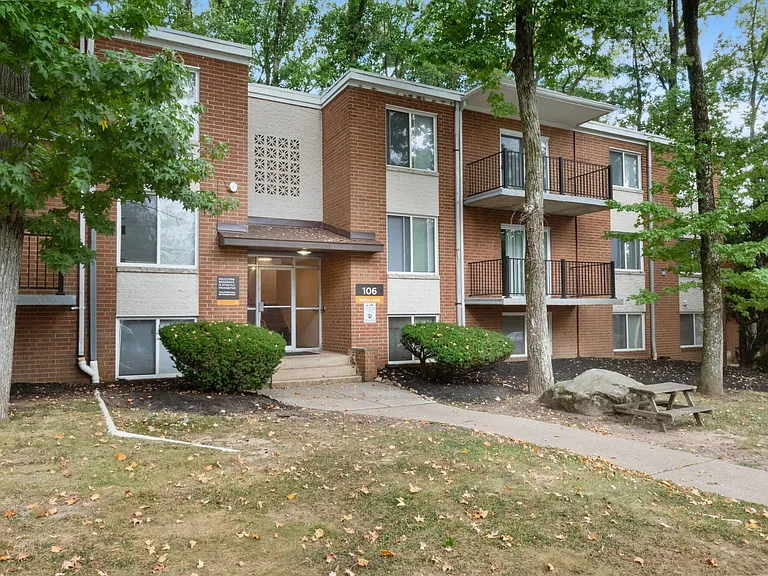 Westover Pointe — Photo 21