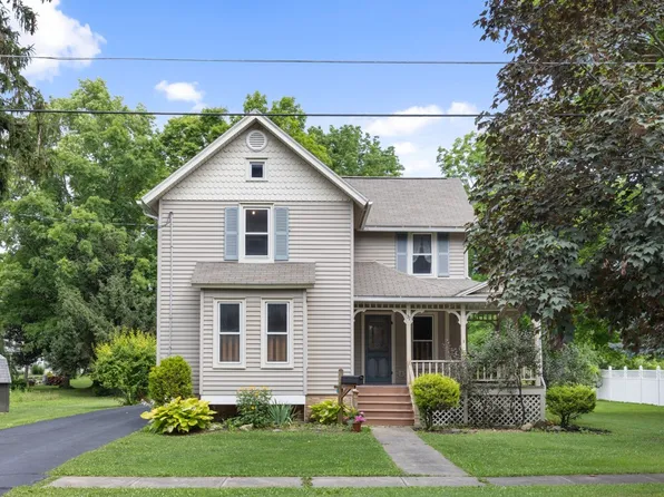 27 Stoll St, Dundee, NY 14837