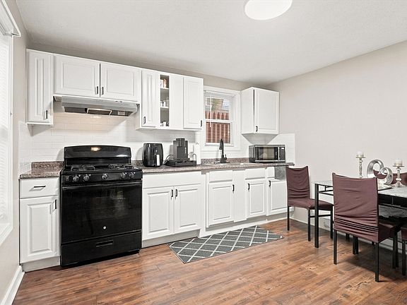 2nd image of 24 Walnut St