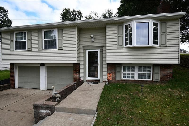 1st image of 2999 Derbyshire Dr