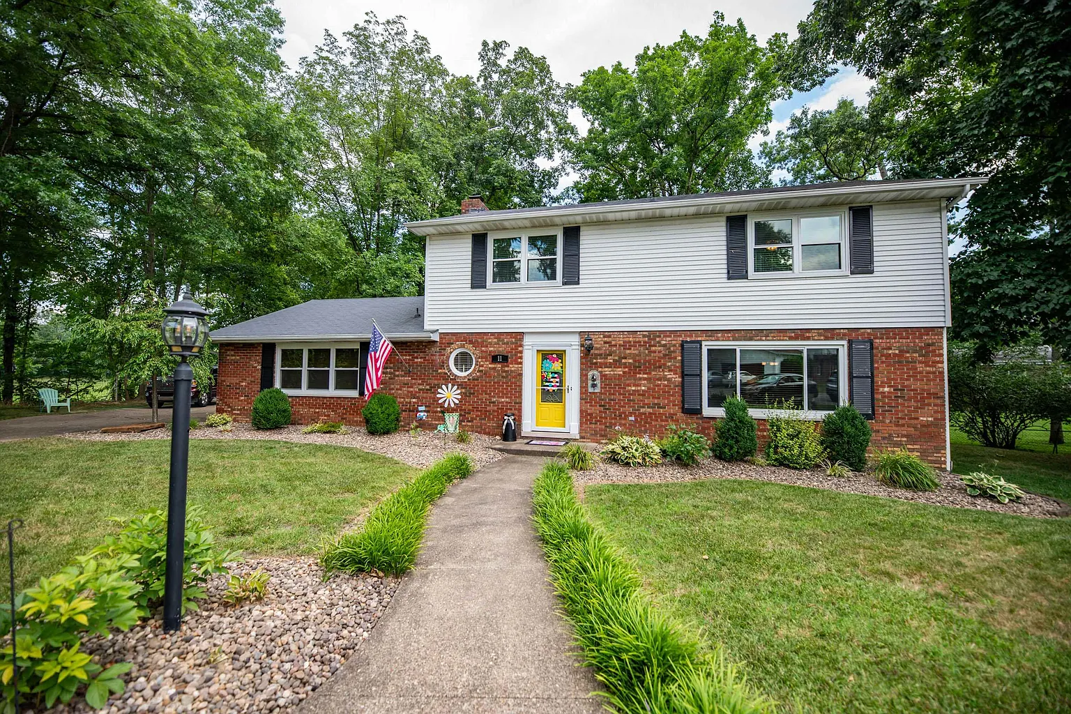 11 Pembrooke Ln photo 1