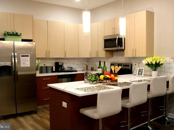 1950 N 19th St, Philadelphia, PA 19121