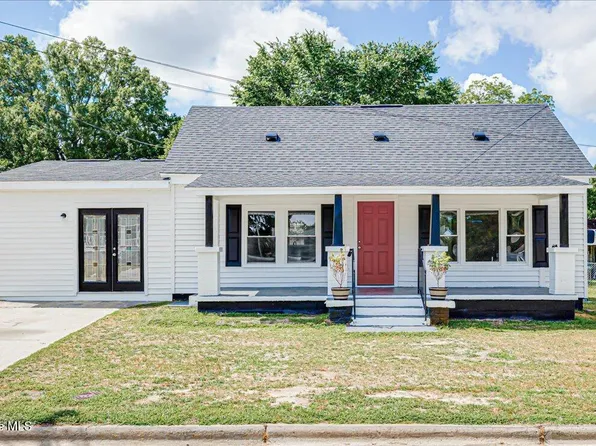 304 N Saratoga Street, Stantonsburg, NC 27883