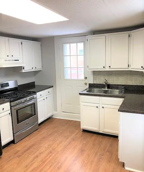 702 3rd St #2 — Photo 3