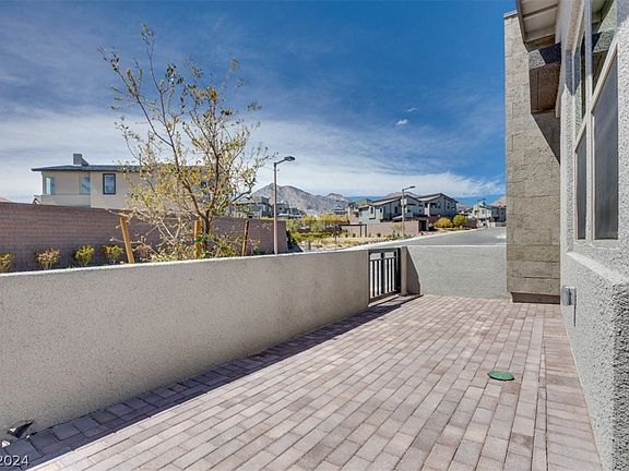 5th image of 648 Parker Mesa St