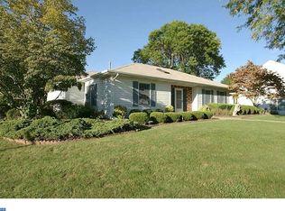 24 Candlelight Cir, Columbus, NJ 08022