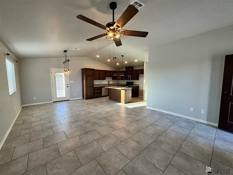 13308 E 45th St — Photo 3