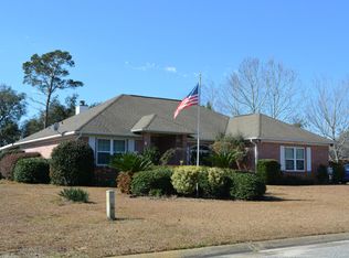 2644 Barefoot Creek Cir, Navarre, FL 32566