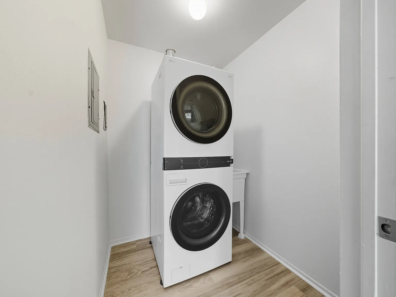 Franklin River Apartments — Photo 2