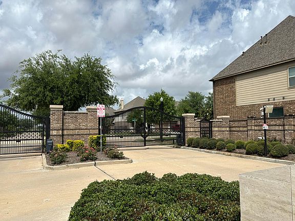 2nd image of 3402 Celburn Park Ct