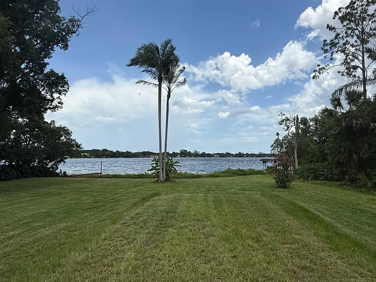 1441 Balmy Beach Dr — Photo 2