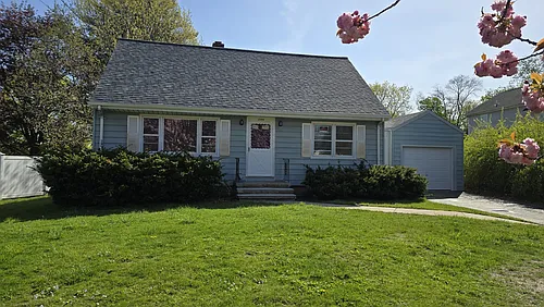 1384 Huntington Rd Photo 1