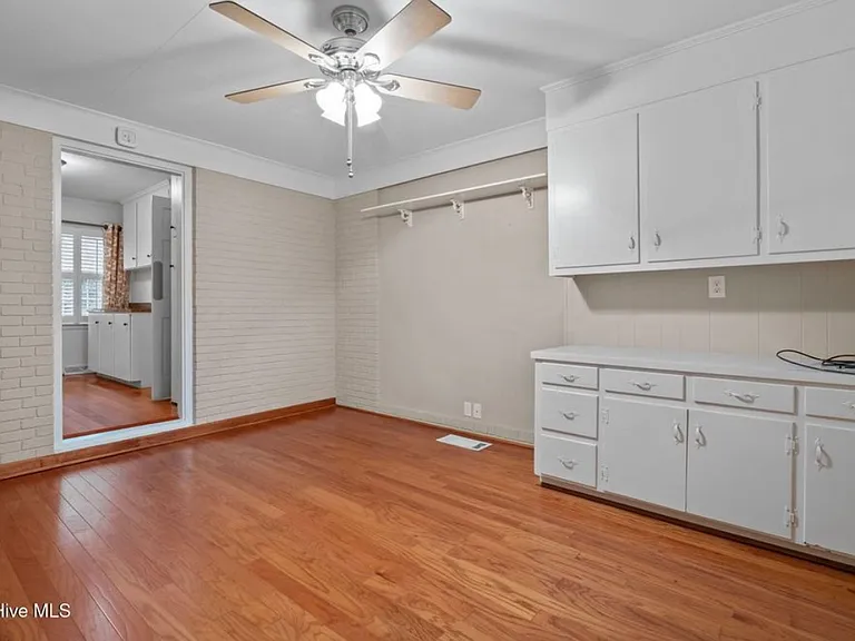 503 Scotland Ave — Photo 17