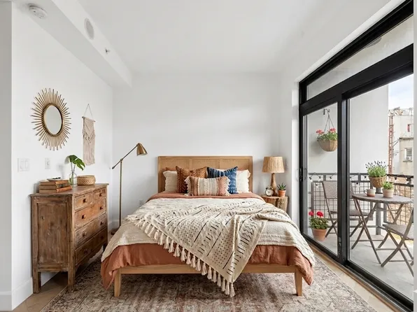 364 Harman Street image 1 of 9