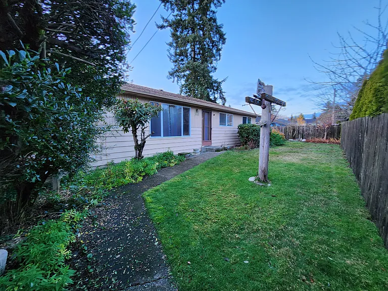 3712 S 175th St — Photo 3