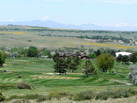 5 MINUTES FROM PINERY COUNTRY CLUB