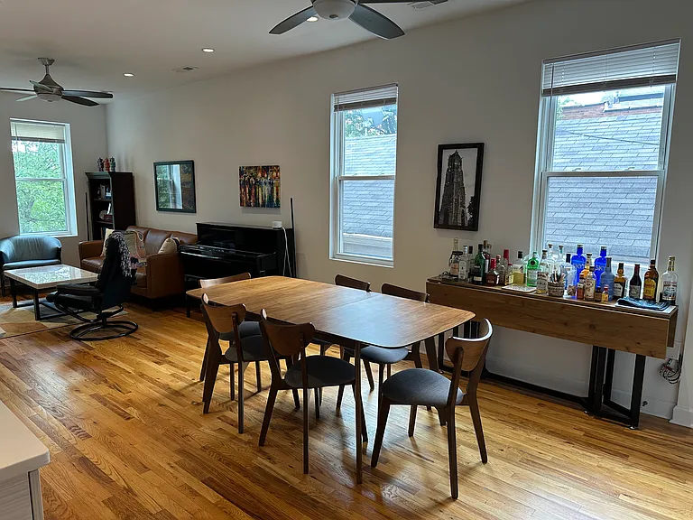 1452 N Greenview Ave #2F — Photo 3