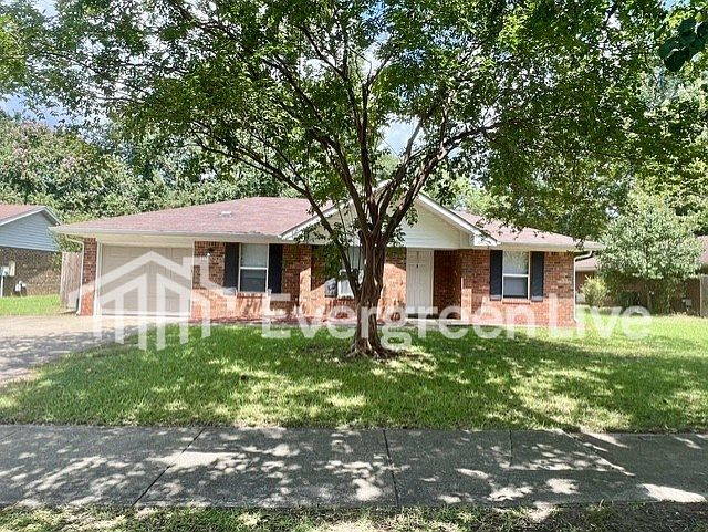 1st image of 102 Barrow Ct