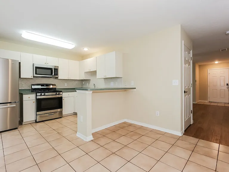 6221 Kiteridge Dr — Photo 7