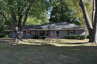 1st image of 2614 Martin Manor Dr