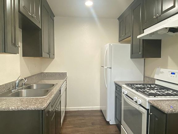 5th image of 13414 E Laird St #14