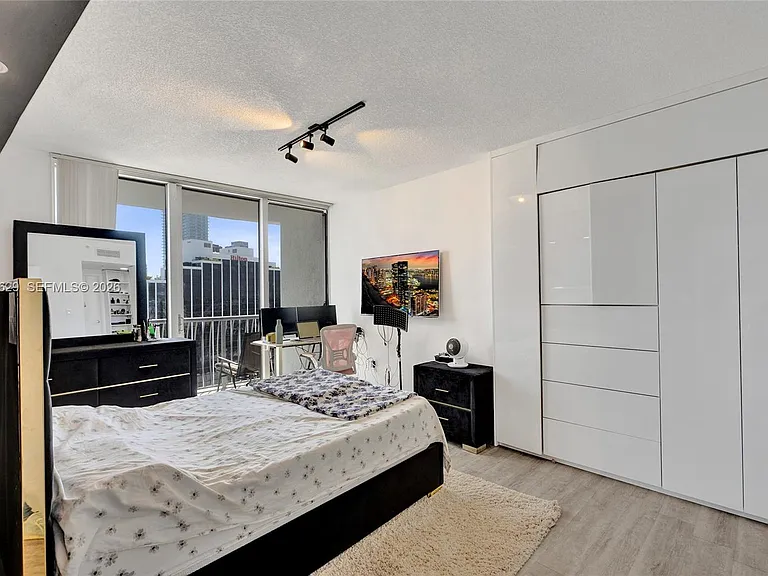 1750 N Bayshore Dr #2510 — Photo 18