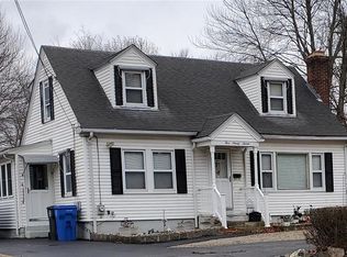 597 Oaklawn Ave, Cranston, RI 02920
