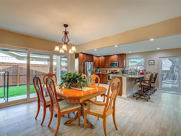 5th image of 1817 Hemlock Dr